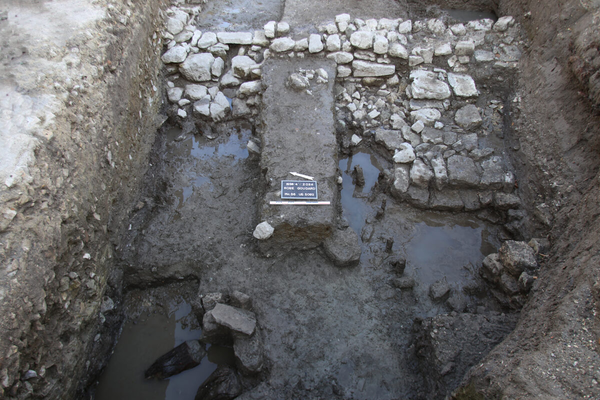 Chantier des fouilles archéologiques place Rose Goudard 2024