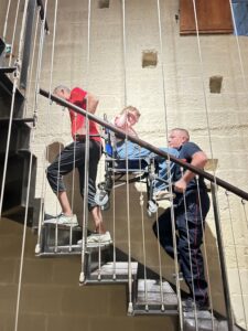 L'association Portez-moi pour un rêve et les sapeurs-pompiers de L'Isle-sur-la-Sorgue (c) Direction de la Communication - Ville de L'Isle-sur-la-Sorgue