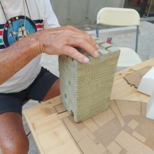 Visite tactile de la Tour d'Argent (c) Direction du Patrimoine - Ville de L'Isle-sur-la-Sorgue