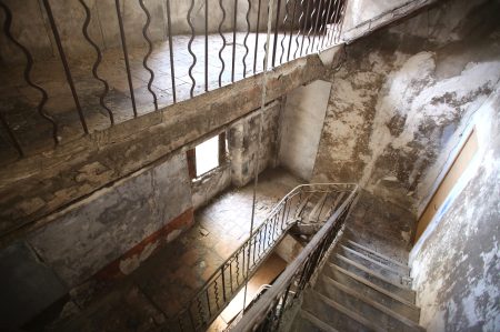 Escalier Beaucaire en péril ©DPI