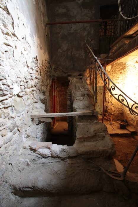 Escalier Beaucaire en péril © DPI